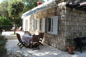 Zaton Holiday House